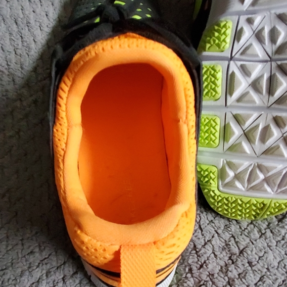 Nike tennis shoes - Picture 6 of 6